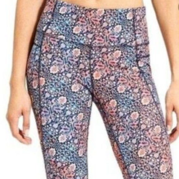 Athleta High Rise Pink Blue Tapestry Print Capri Athletic Leggings Small - Picture 2 of 10